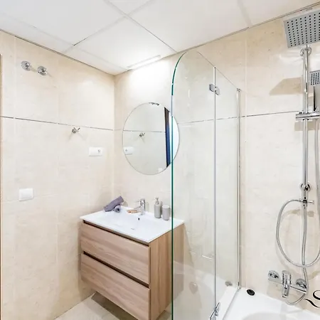 Luxury Townhouse With Rooftop Sauna & Jacuzzi * פואנגירולה