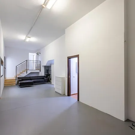 Hébergement de vacances Luxury Townhouse With Rooftop Sauna & Jacuzzi *