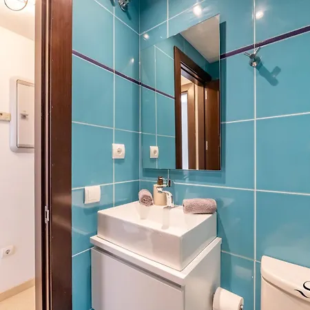 Luxury Townhouse With Rooftop Sauna & Jacuzzi