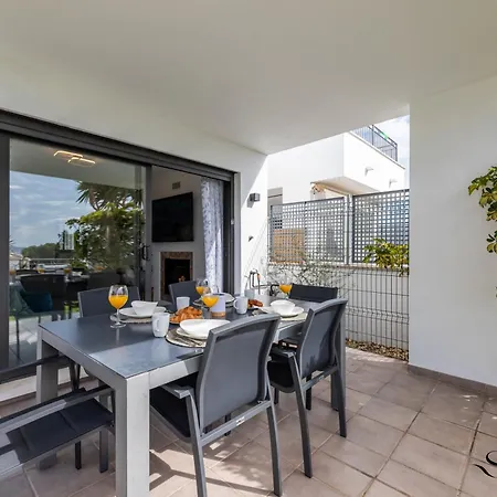 בית נופש Luxury Townhouse With Rooftop Sauna & Jacuzzi