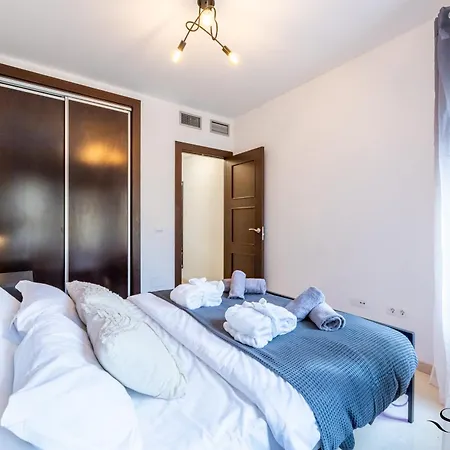 Luxury Townhouse With Rooftop Sauna & Jacuzzi בית נופש