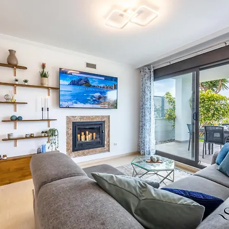 Luxury Townhouse With Rooftop Sauna & Jacuzzi Σπίτι διακοπών *