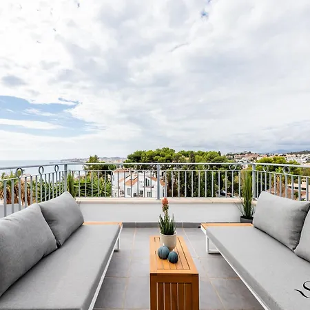 Luxury Townhouse With Rooftop Sauna & Jacuzzi Hébergement de vacances