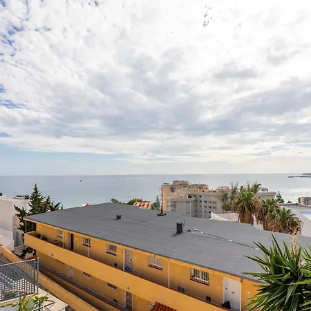 Luxury Townhouse With Rooftop Sauna & Jacuzzi *