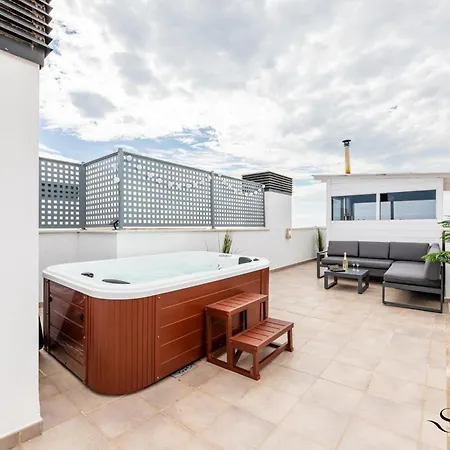 Luxury Townhouse With Rooftop Sauna & Jacuzzi Fuengirola