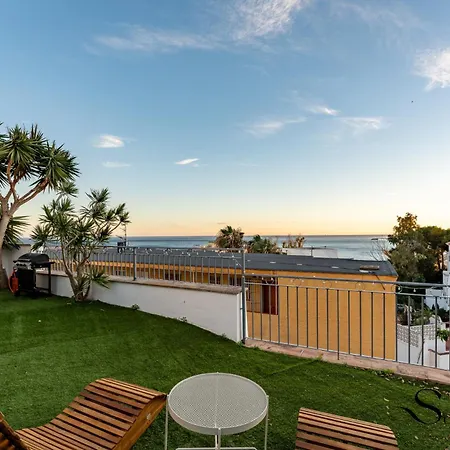 Luxury Townhouse With Rooftop Sauna & Jacuzzi