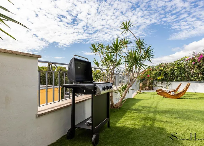 Luxury Townhouse With Rooftop Sauna & Jacuzzi