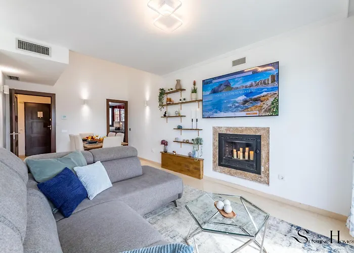 度假居 Luxury Townhouse With Rooftop Sauna & Jacuzzi 丰希罗拉