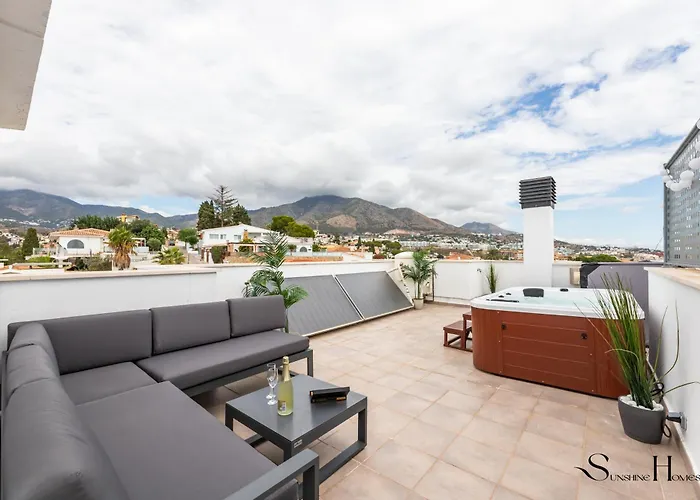 Luxury Townhouse With Rooftop Sauna & Jacuzzi 別荘 *