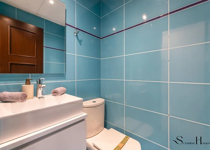 度假居 Luxury Townhouse With Rooftop Sauna & Jacuzzi *