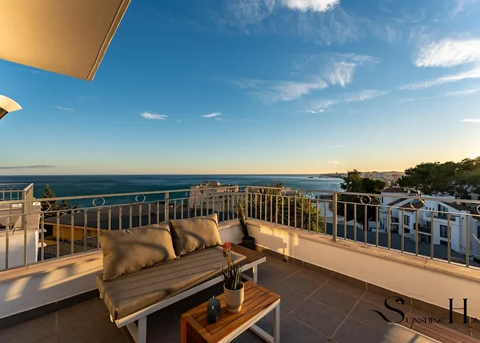 Luxury Townhouse With Rooftop Sauna & Jacuzzi * フエンヒロラ