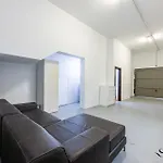 Luxury Townhouse With Rooftop Sauna & Jacuzzi *
