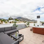 Luxury Townhouse With Rooftop Sauna & Jacuzzi Casa vacanze *