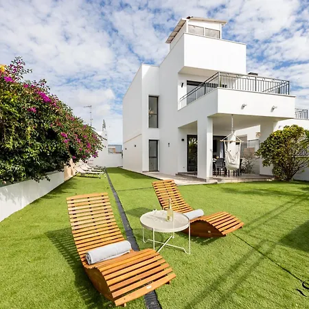 Luxury Townhouse With Rooftop Sauna & Jacuzzi Vakantiehuis Fuengirola