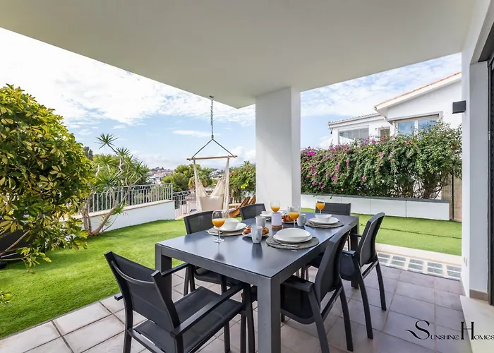 Luxury Townhouse With Rooftop Sauna & Jacuzzi Vakantiehuis Fuengirola