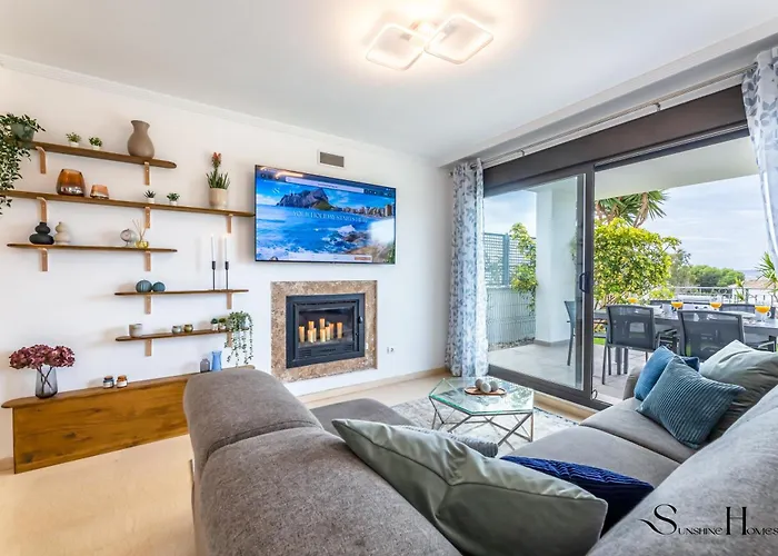 Luxury Townhouse With Rooftop Sauna & Jacuzzi Vakantiehuis *