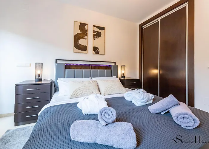 Luxury Townhouse With Rooftop Sauna & Jacuzzi * Fuengirola