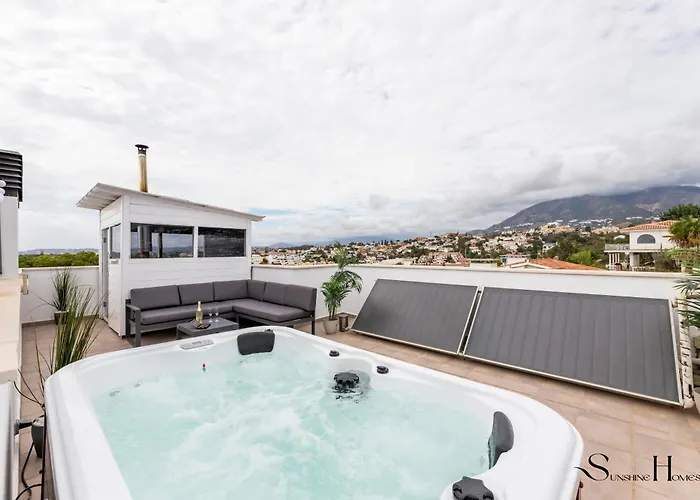 Luxury Townhouse With Rooftop Sauna & Jacuzzi Casa vacanze